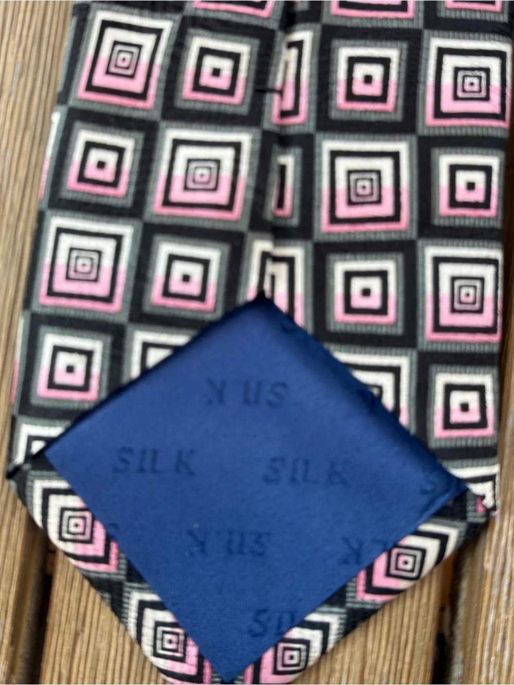 Carlos Devenezia 100% Silk Men’s Tie Geometric Square Pink Black Gray